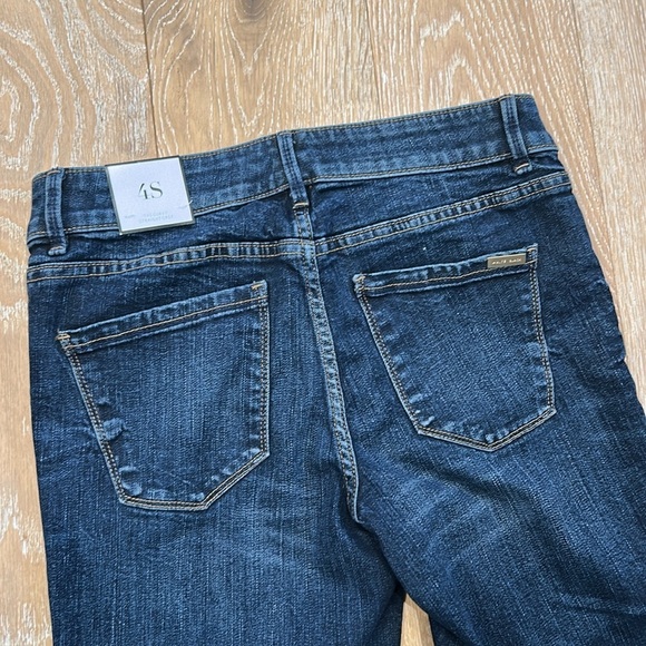 NWT White House Black Market Curvy Straight Crop Jean With Embellished Hem - Picture 12 of 15